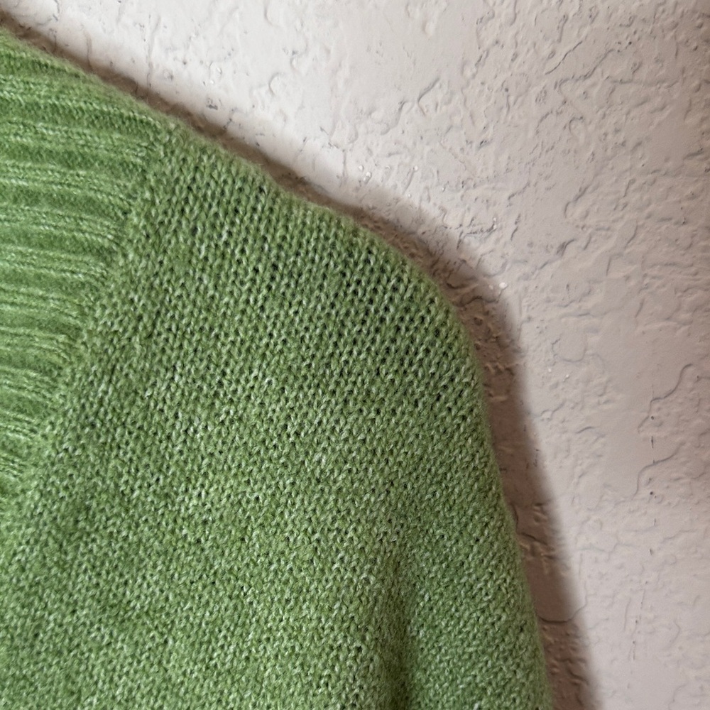 Green Women's Sweater size L NWT - Picture 6 of 8